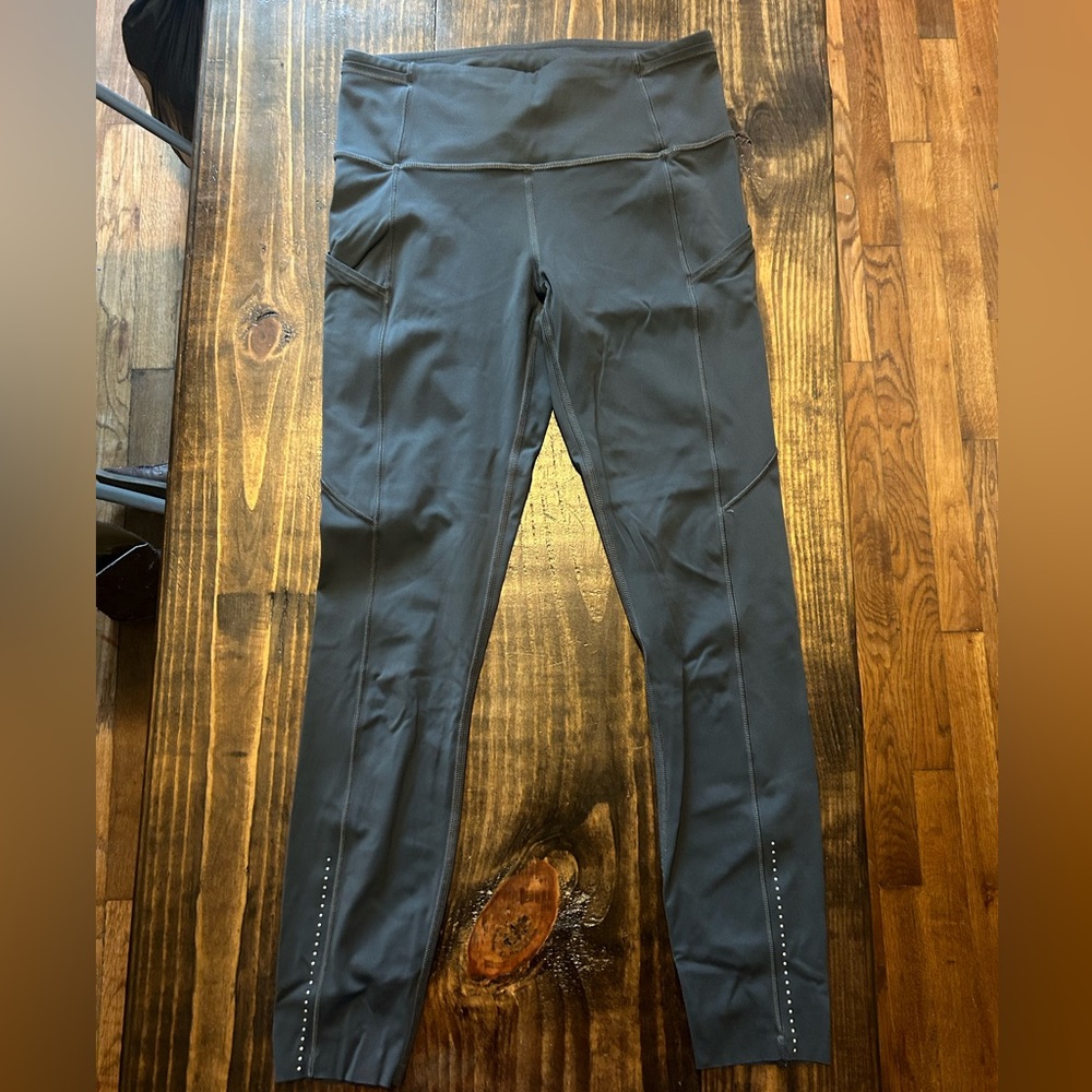 Lululemon size 6 leggings